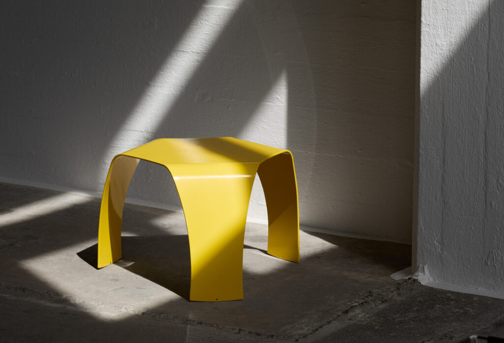 a-petersen-2025-os-metalstool-yellow-1-1024x696