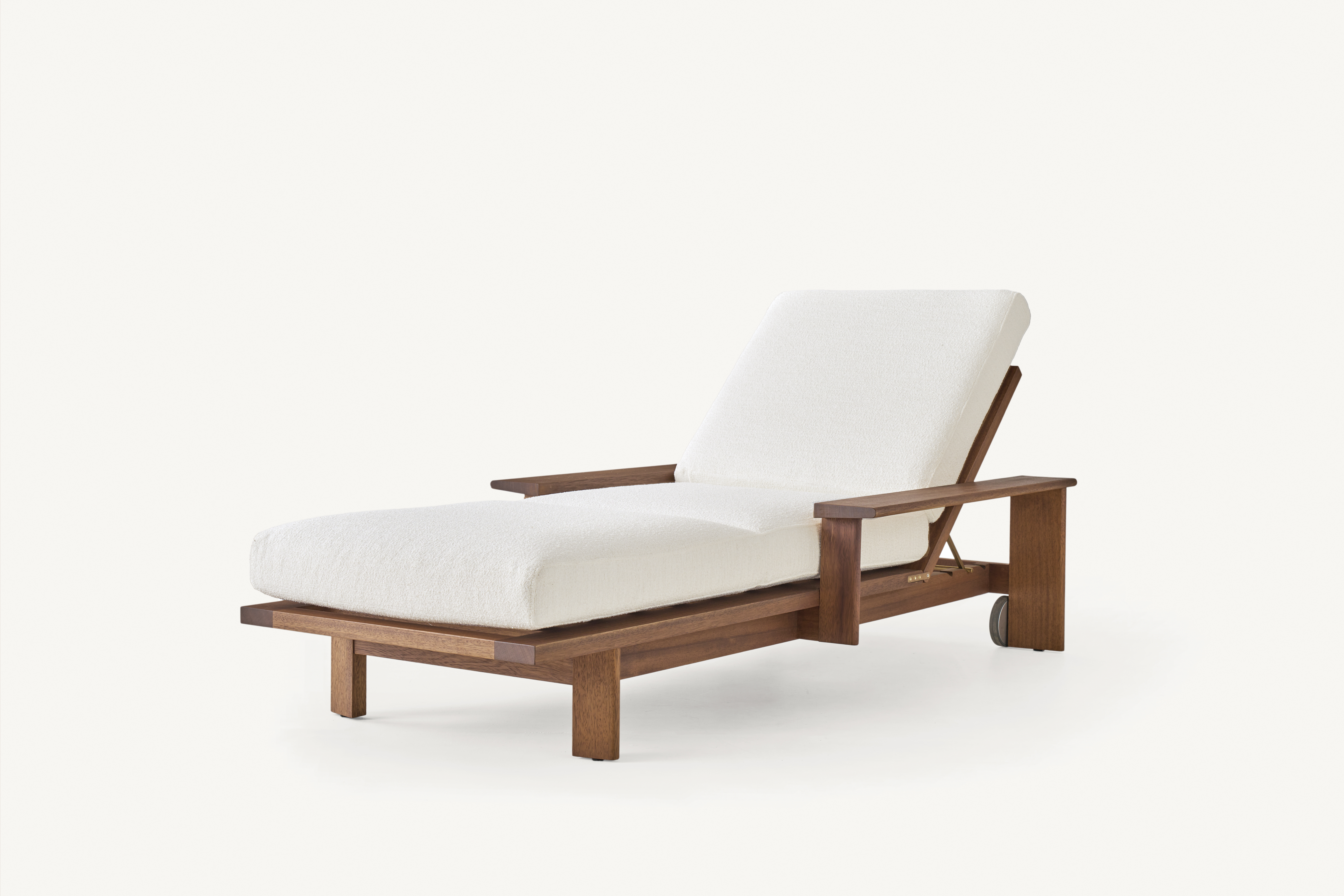 bassamfellows-cb-495-i-na-854000-rail-sun-lounger-view-5