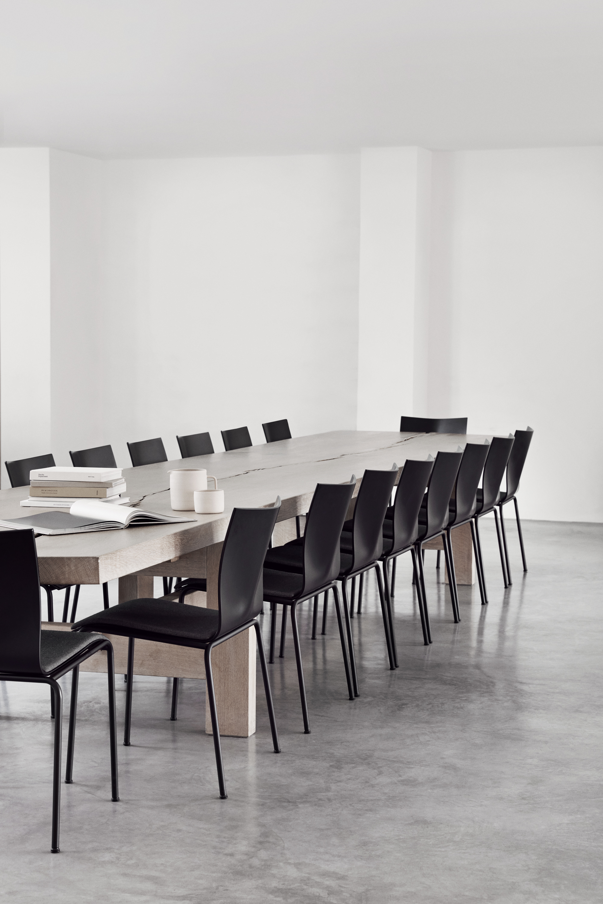 montana-chairik-chair-xl-121-black-diningroom-3