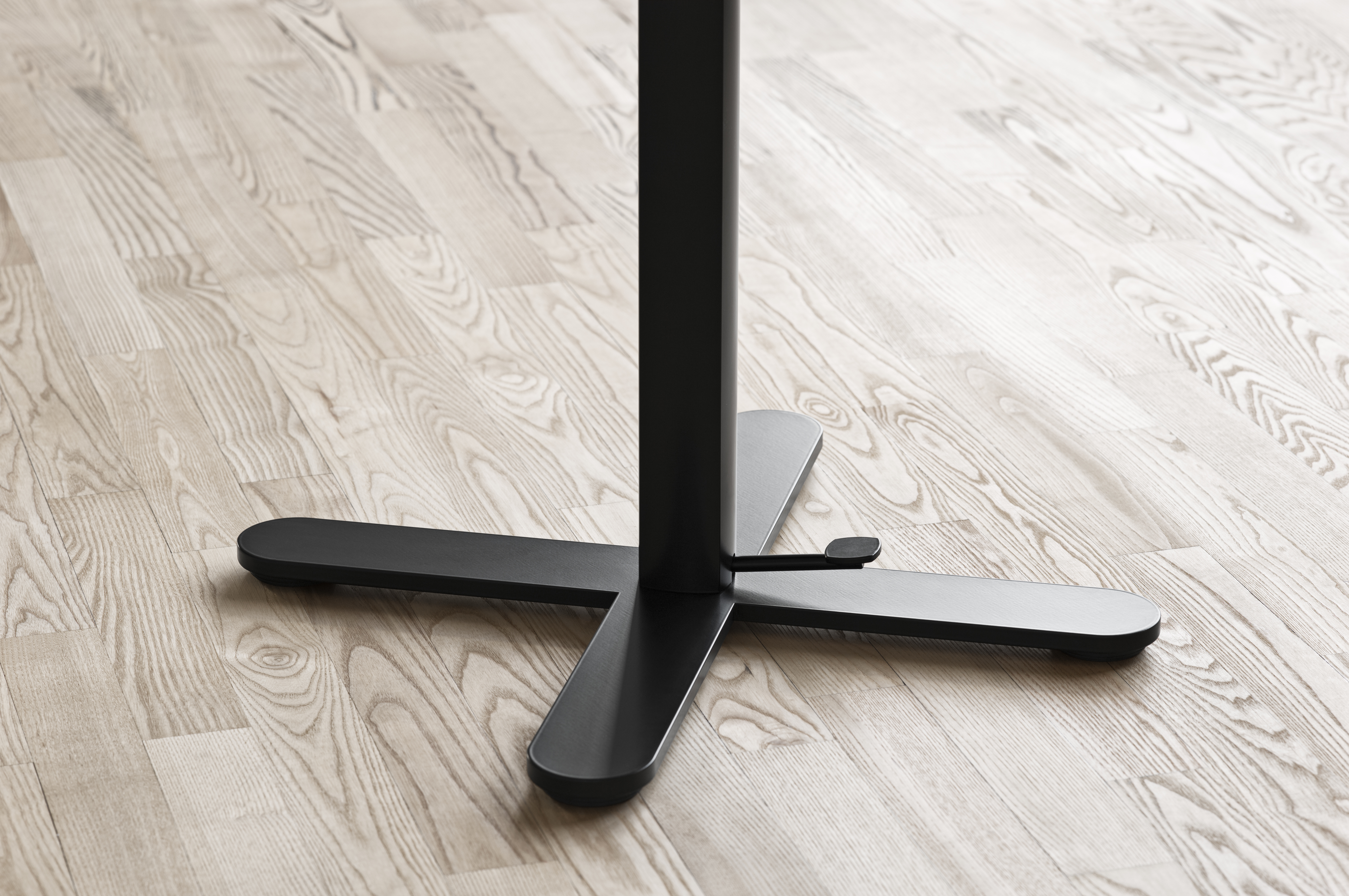 montana-office-multicafe-black-lounge-detail-2016-w